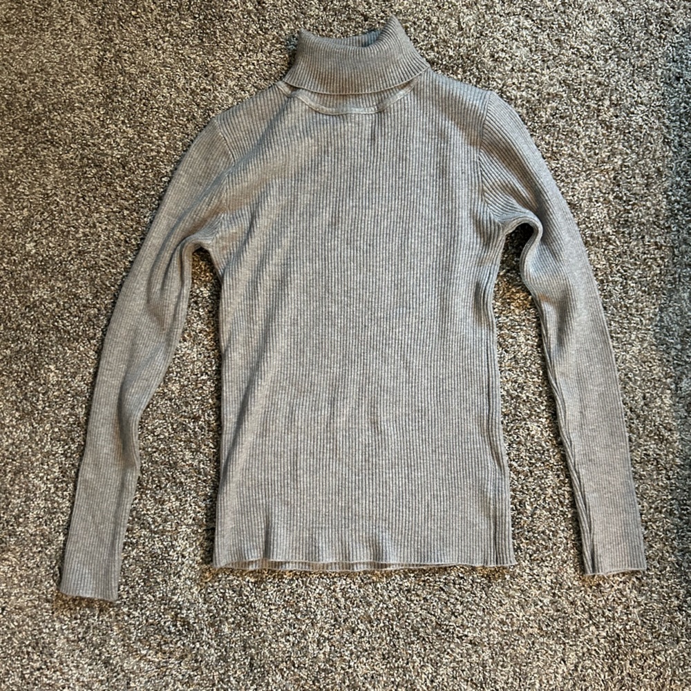Gray Ribbed Long Sleeve Sweater
